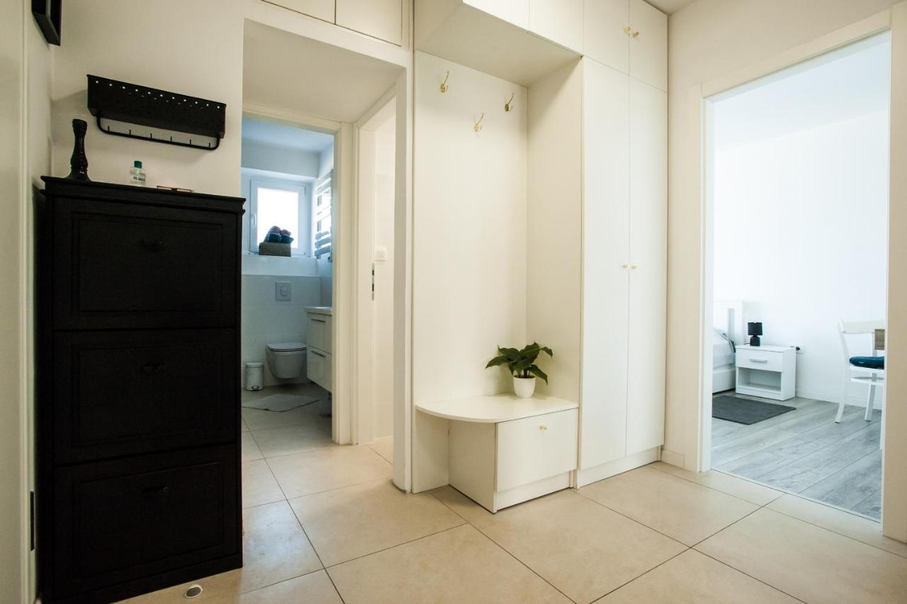 Apartment Little Violet - Balcony & Free Parking Zadar Exterior photo
