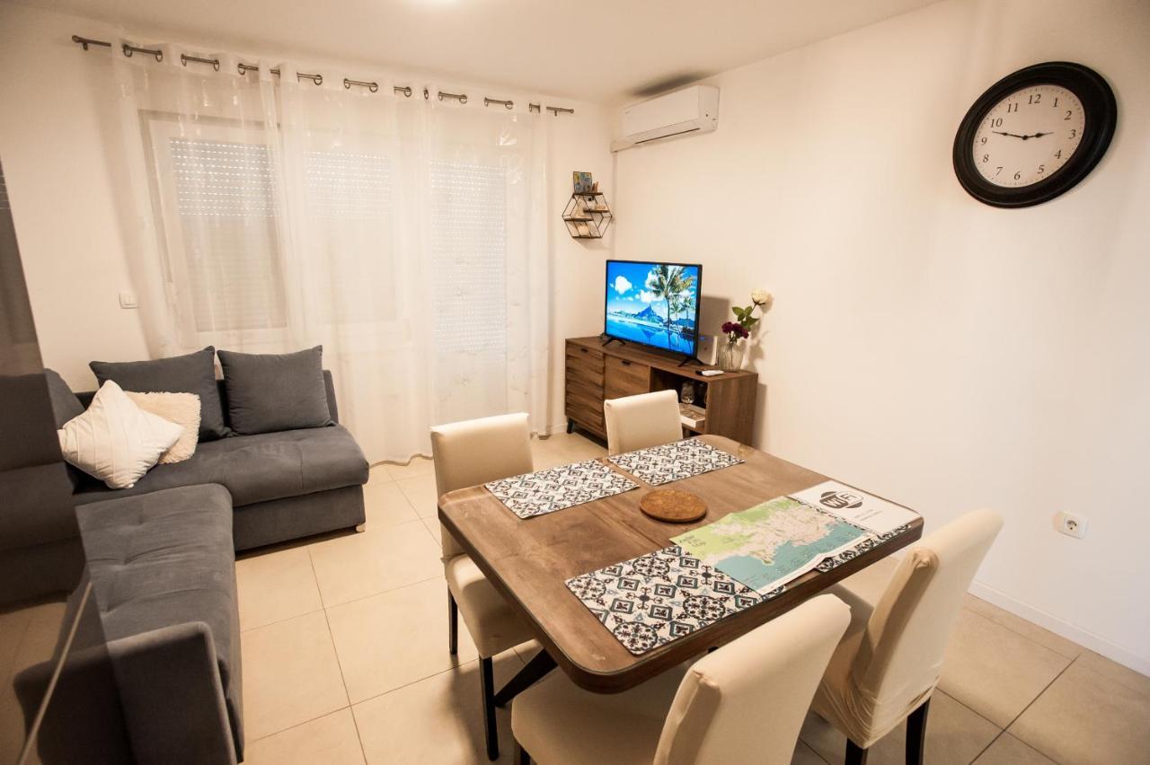 Apartment Little Violet - Balcony & Free Parking Zadar Exterior photo